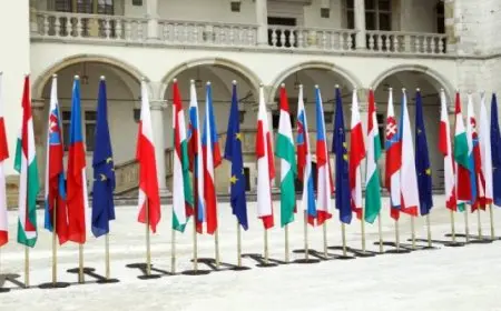 بولندا ودول البلطيق تدعو الاتحاد الأوروبي لبناء خط دفاعي على طول حدودها مع روسيا وبيلاروسيا