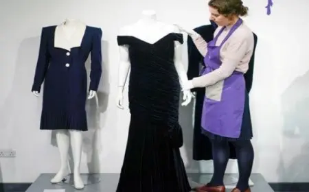 عرض فساتين وقطع مميزة من ممتلكات الأميرة ديانا للبيع فى مزاد علنى