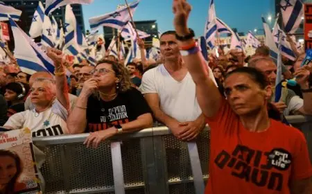 أهالي الأسرى يُحذرون من نسف نتنياهو صياغة مُعدلة من اتفاق التبادل.. واحتجاجات بالجليل الأعلى بسبب صواريخ حزب الله