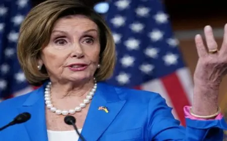 بيلوسي تحذر من دعوات استبدال بايدن بمرشح ديمقراطي آخر