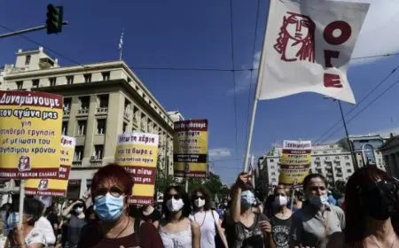 النقابات اليونانية تتظاهر ضد العمل لمدة ستة أيام في الأسبوع