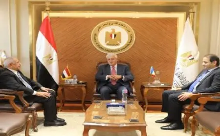 وزير التعليم العالي يعقد اجتماعًا مع رئيس الأكاديمية العربية للعلوم والتكنولوجيا والنقل البحري