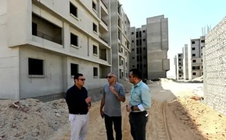 وزير الإسكان يتفقد وحدات المبادرة الرئاسية “سكن لكل المصريين” بمدينة العاشر من رمضان