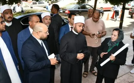 عقب أدائه صلاة الجمعة .. وزير الأوقاف يتفقد مستشفى الدعاة بمصر الجديدة