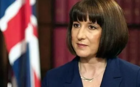 التشكيل الحكومي الجديد ببريطانيا.. هيلي وزيرا للدفاع ولامي للخارجية.. وأول سيدة تتولى المالية