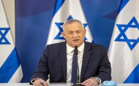 جانتس يُطالب نتنياهو بالتعامل الجاد مع الصفقة المُحتملة ويقول: ليس الوقت المُناسب للعبة الأنا