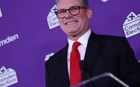 في يومه الأول.. رئيس حكومة بريطانيا يوقف خطة ترحيل اللاجئين