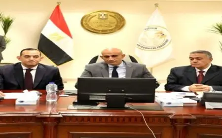 بال ..وزير التعليم يتابع امتحانات الثانوية العامة من خلال غرفة العمليات المركزية بالوزارة