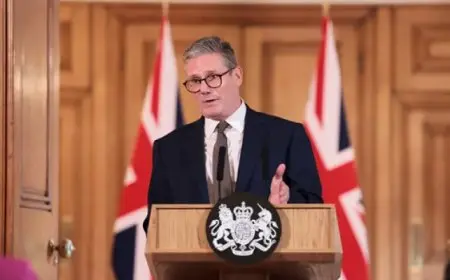 في أول مؤتمر صحفي.. ستارمر: سنتخذ القرارات الصعبة سريعاً