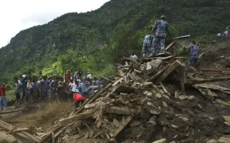 مصرع 11 شخصا على الأقل فى انهيارات أرضية جراء سيول في نيبال