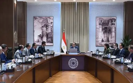 مدبولي : يكلف بإعداد خطة لتسويق وحدات مشروعات المجتمعات العمرانية