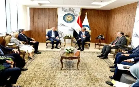 وزير البترول يبحث مع وفد “إينى الإيطالية” سبل زيادة الإنتاج