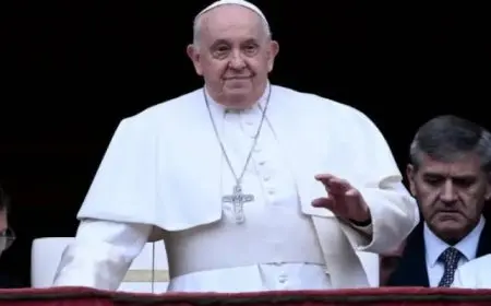 بابا الفاتيكان يدعو لاتخاذ تدابير ملموسة لإنهاء الحرب في أوكرانيا وغزة