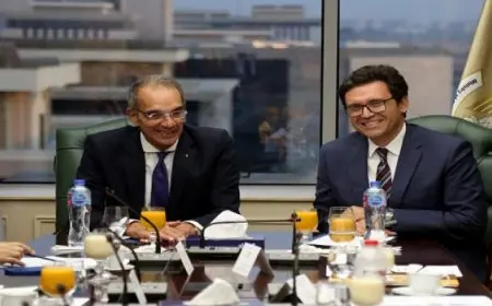 بال .. وزيرا الثقافة والاتصالات يبحثان تعزيز التعاون المشترك بمجالات التحول الرقمي
