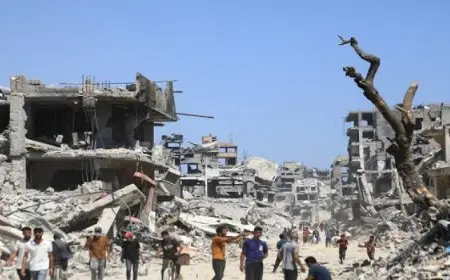 انتشال جثامين أكثر من 60 شهيدا من حي الشجاعية شرق غزة