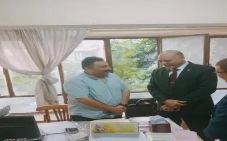 وزير العمل يقوم بزيارة مفاجأة في مديرية عمل الجيزة