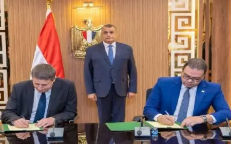 وزير الدولة للإنتاج الحربي يشهد توقيع اتفاقية تعاون بين شركتي “بنها للصناعات الإلكترونية” و”تاليس” الفرنسية
