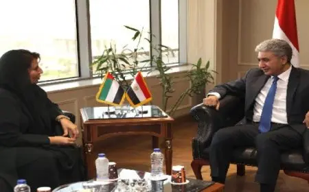 وزير السياحة والآثار يبحث مع سفيرة الإمارات تعزيز التعاون بين البلدين