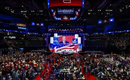 ترامب يحتفل بإنهاء قضية الوثائق السرية عنه.. ويدعو لإسقاط سائر الدعاوى