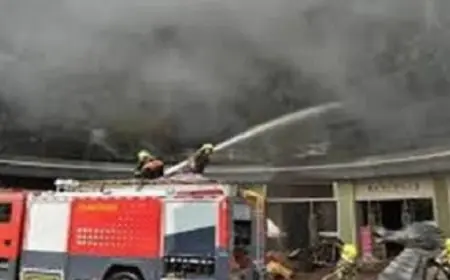 مصرع 16 شخصا جراء اندلاع حريق في مركز للتسوق بالصين