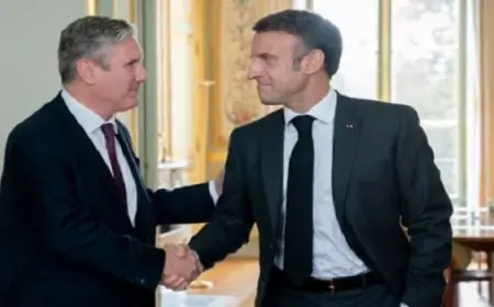 ماكرون وستارمر يعقدان اليوم أول لقاء مطول بينهما لبحث العلاقات