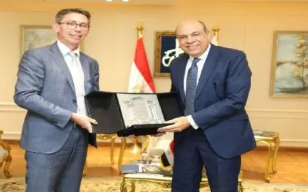 وزير الطيران المدني يبحث أوجه التعاون المشترك مع المجموعة الفرنسية العالمية Thales