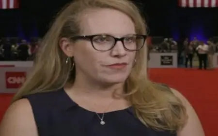 مديرة حملة بايدن: الرئيس باق ٍفي سباق الرئاسة ليفوز