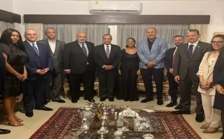 عبد العاطي يلتقي مع كبار رجال الأعمال الغانيين خلال زيارته إلى أكرا