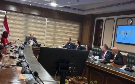 وزير الطيران المدني يلتقي رئيس اتحاد المستثمرات العرب لبحث أوجه التعاون
