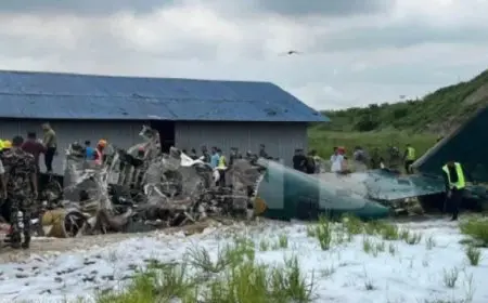 18 قتيلًا في تحطم طائرة على متنها 19 شخصًا أثناء اقلاعها في نيبال