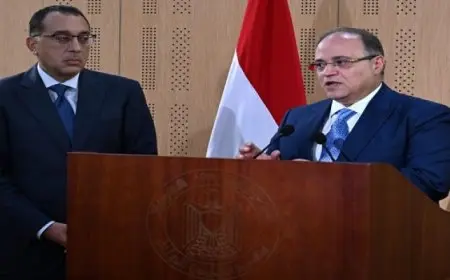 رئيس هيئة الدواء يستعرض جهود الدولة لمتابعة توافر الأدوية وضبط سوق الدواء