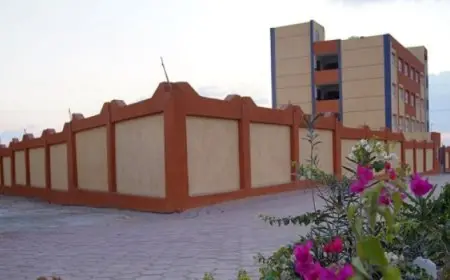 وزير الإسكان: تنفيذ أكبر حملة إزالة بمنطقة الزرايب ” سابقاً ” بعد توفير مجتمع سكني بديل بمدينة 15 مايو