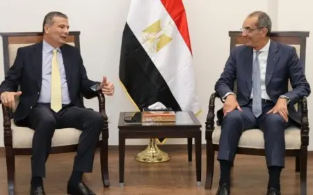 وزيرا الاتصالات والزراعة يتابعان تنفيذ مشروعات التطوير التكنولوجى والتحول الرقمى بوزارة الزراعة