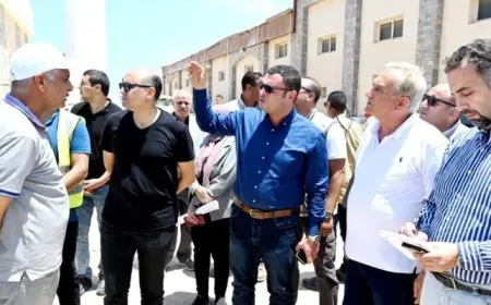 وزير الإسكان يتفقد محطة التحلية بالضبعة.. ويتابع مخطط استعمالات الأراضى لتجمع غرب الضبعة