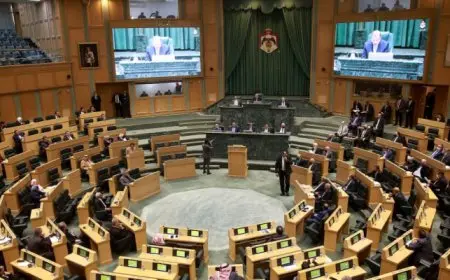 العاهل الأردني يصدر قرارا بحل مجلس النواب