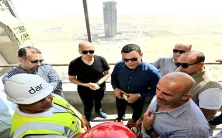 بال .. وزير الإسكان يتفقد الموقف التنفيذي لمشروع أبراج الداون تاون بمدينة العلمين الجديدة
