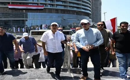 رئيس الوزراء يتفقد “الأبراج الشاطئية” بمدينة العلمين الجديدة