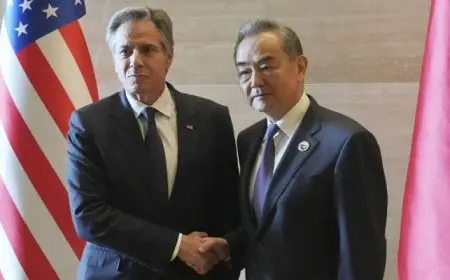 بلينكن يعقد اجتماعا ثنائيا مع نظيره الصيني على هامش آسيان