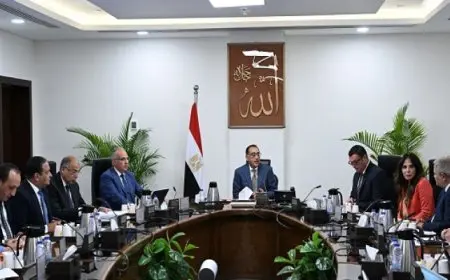 رئيس الوزراء يتابع الجهود الخاصة بتطهير مصرف “المحيط” بالمنيا