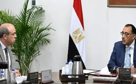 رئيس الوزراء يوجه بالاهتمام بأعمال تطوير مطار برج العرب والترويج لمطار العلمين