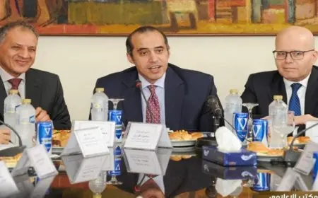 وزير الشؤون النيابية: القيادة السياسية تتطلع لانفتاح سياسي أوسع