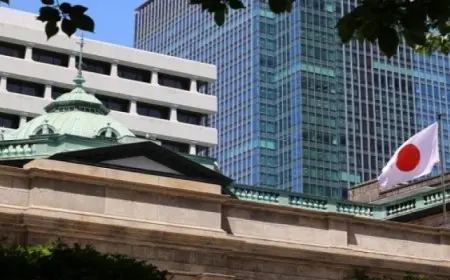 بنك اليابان يرفع الفائدة ويكشف عن خطة لتقليص شراء السندات