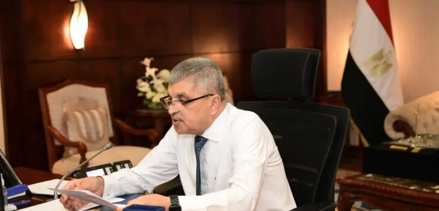 الفريق أسامة ربيع يناقش سياسات إبحار السفن الكورية عبر قناة السويس