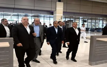 رئيس الوزراء يتفقد مطار برج العرب الدولي لمتابعة أعمال التطوير