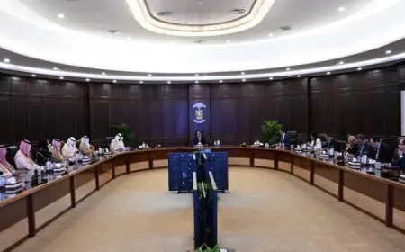 رئيس الوزراء يلتقي وزير الاستثمار السعودي لبحث مجالات التعاون المشترك