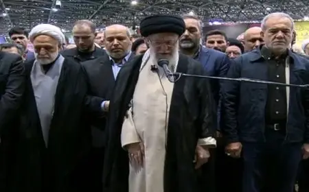 الإيرانيون يشيعون جنازة إسماعيل هنية.. وخامنئي يؤم الصلاة