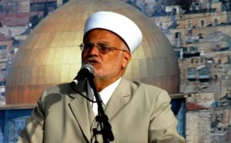 الاحتلال الإسرائيلي يعتقل خطيب المسجد الأقصى الشيخ عكرمة صبري بعد نعيه هنية