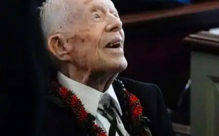 جيمي كارتر: أحاول أن أبقى على قيد الحياة لأصوت لهاريس