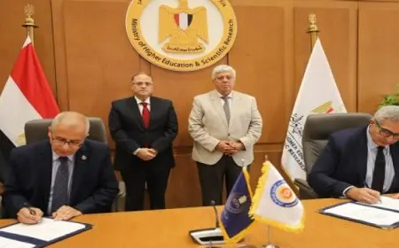 وزير التعليم العالي ورئيس هيئة الدواء المصرية يشهدان توقيع بروتوكول تعاون بين المجلس الأعلى للجامعات وهيئة الدواء المصرية
