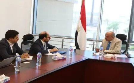 وزير الكهرباء يبحث مع وفد بنك الاستثمار الأوروبي دعم وتعزيز فرص التعاون في مختلف المجالات